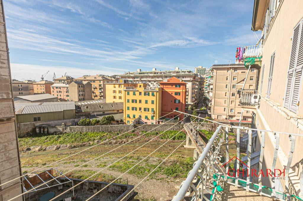 Appartamento in vendita a Genova via Ottava Società Case, 12