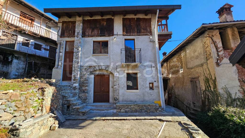 Villa in vendita a Varallo località Dovesio