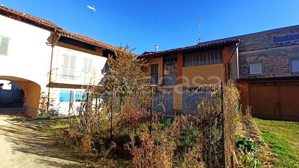 Casa Indipendente in vendita a Carrù via Gerolamo Bella, 13