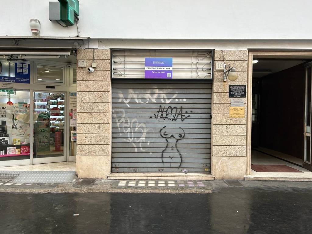 Negozio in affitto a Roma via Mario Menghini, 24