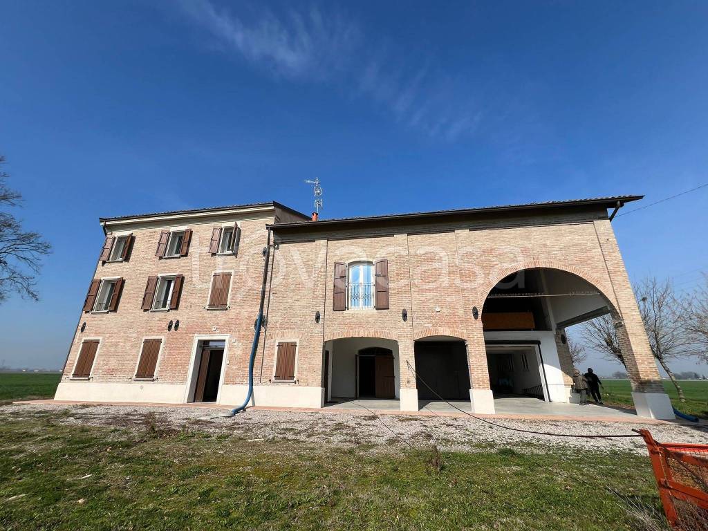 Casale in vendita a Finale Emilia via Camposanto, 34