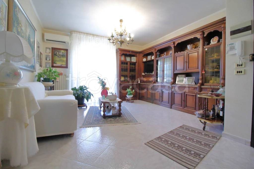 Appartamento in vendita a Bitonto via Giovanni Falcone e Paolo Borsellino e Rispettive Scorte s.n.c