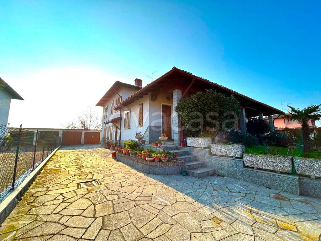 Villa in vendita a Garlasco via Borgo San Siro