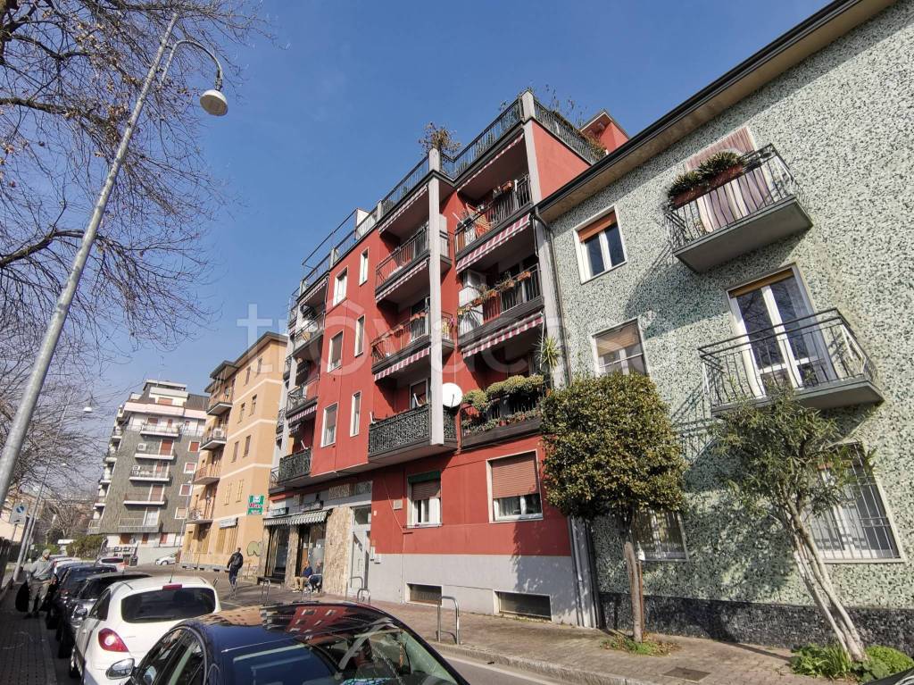 Appartamento in vendita a San Donato Milanese via Trieste, 1