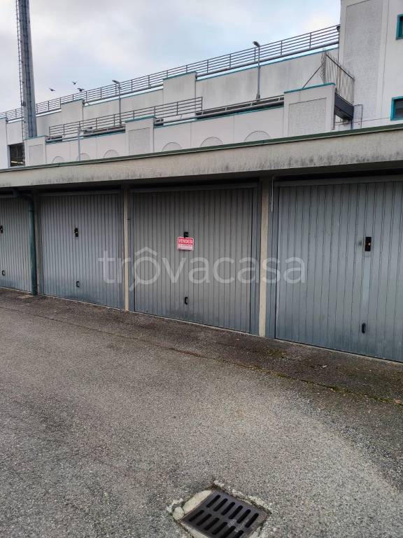 Garage in vendita a Ciriè via Robassomero, 91
