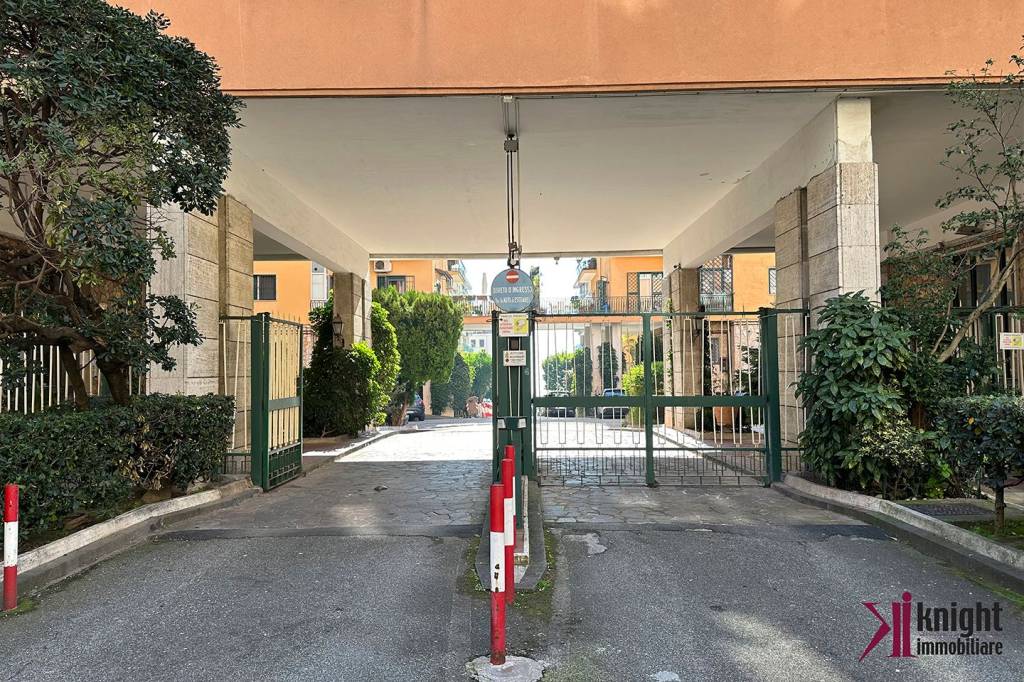 Appartamento in affitto a Napoli via Belvedere, 111