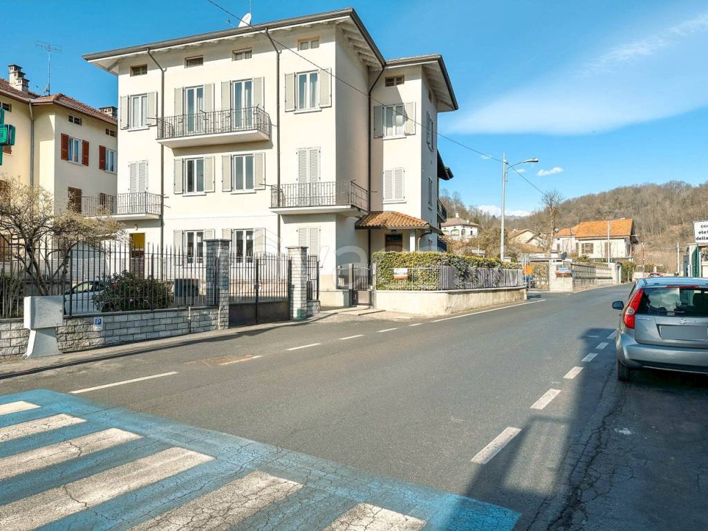 Casa Indipendente in vendita a Borgosesia via matteotti