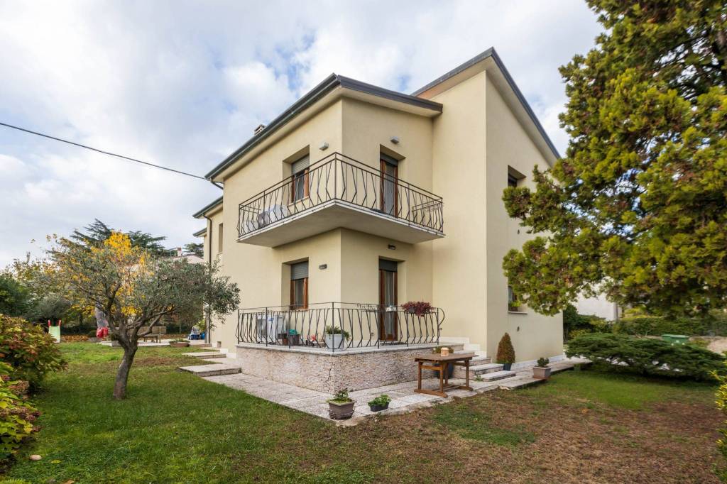Appartamento in vendita a Verona via Vittorio Piatti, 44A