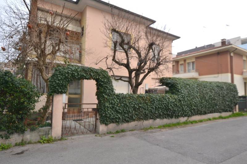 Appartamento in vendita a Fano via Luigi Mascherpa, 12
