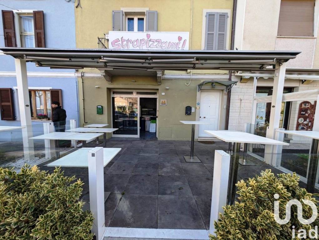 Pizzeria in vendita a Fano viale Cairoli, 66