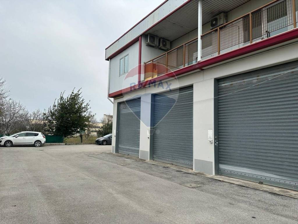 Garage in vendita a Falconara Marittima