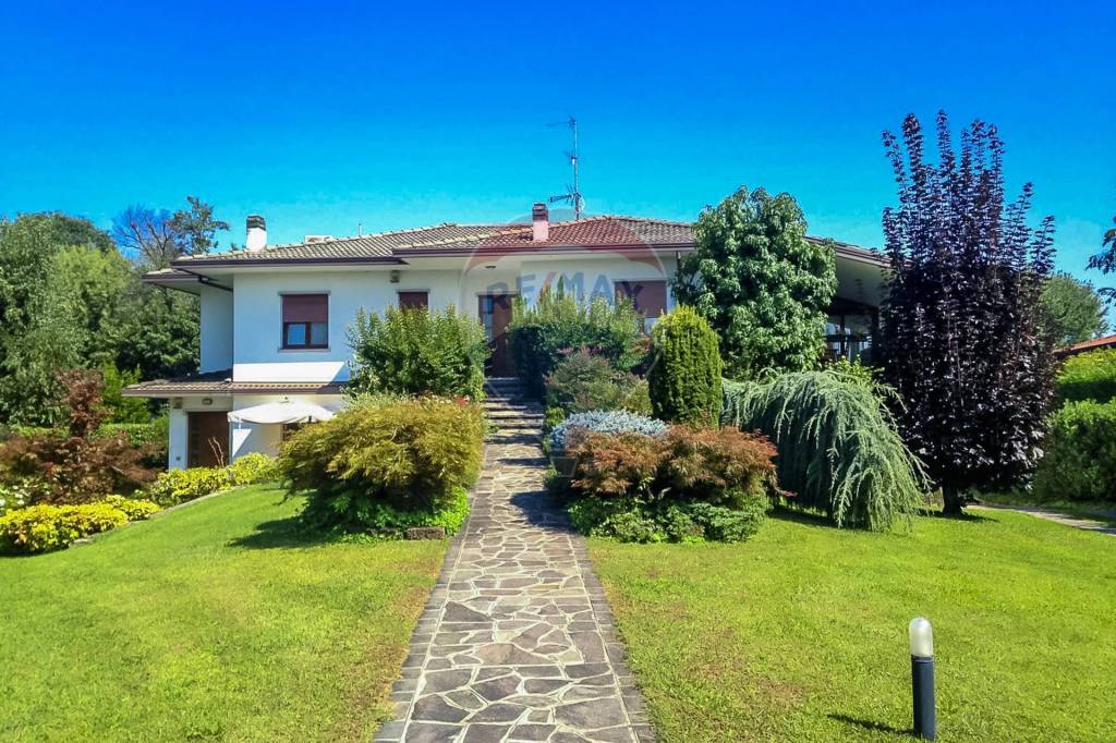 Casa Indipendente in vendita a Palazzolo sull'Oglio via Prato, 38