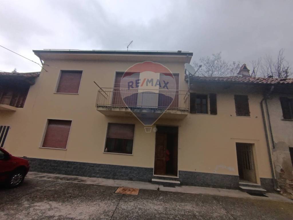 Casa Indipendente in vendita a Canelli regione sant'antonio, 6