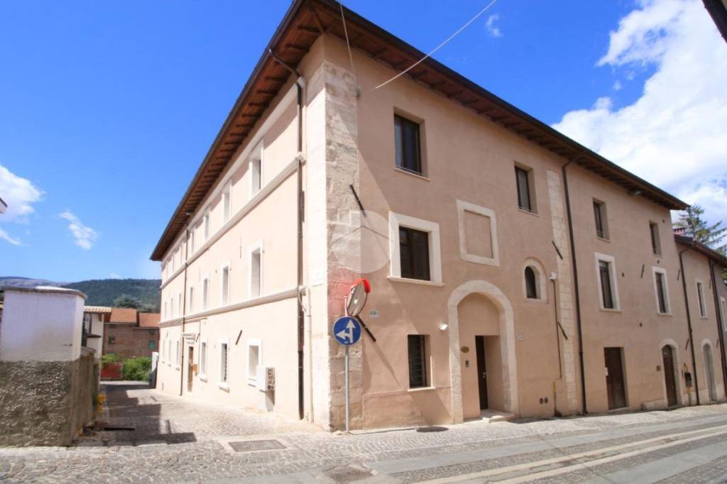 Appartamento in vendita a L'Aquila via San Carlo, 1
