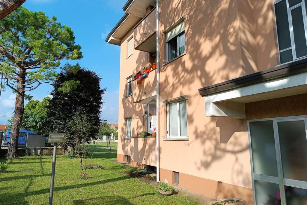 Appartamento in vendita a Verano Brianza via Papa Giovanni xxiii, 3