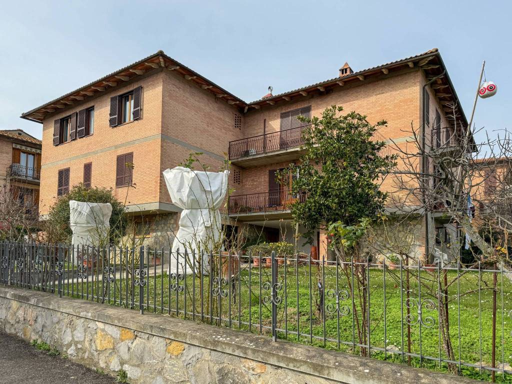 Appartamento in vendita a Monteroni d'Arbia via Ruggiero Grieco