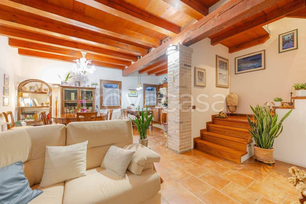 Villa Bifamiliare in vendita a Mirano via Miranese, 81