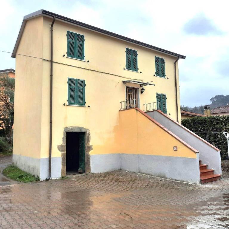 Casa Indipendente in vendita a Santo Stefano di Magra via berlinguer, s.n.c.