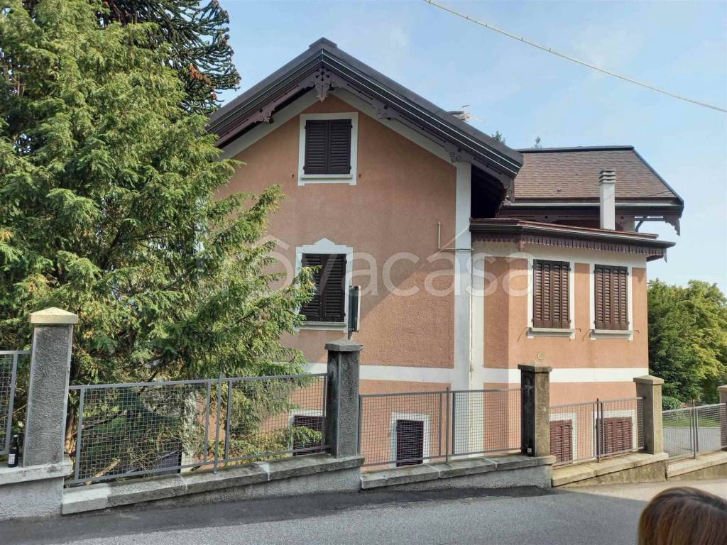 Appartamento in vendita a Premeno via Vittorio Veneto