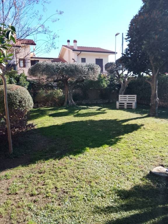 Villa a Schiera in vendita a Guidonia Montecelio via Urbano Rattazzi