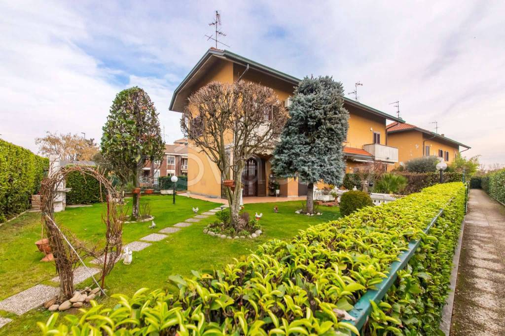 Villa in vendita a Bollate via Galileo Ferraris 51