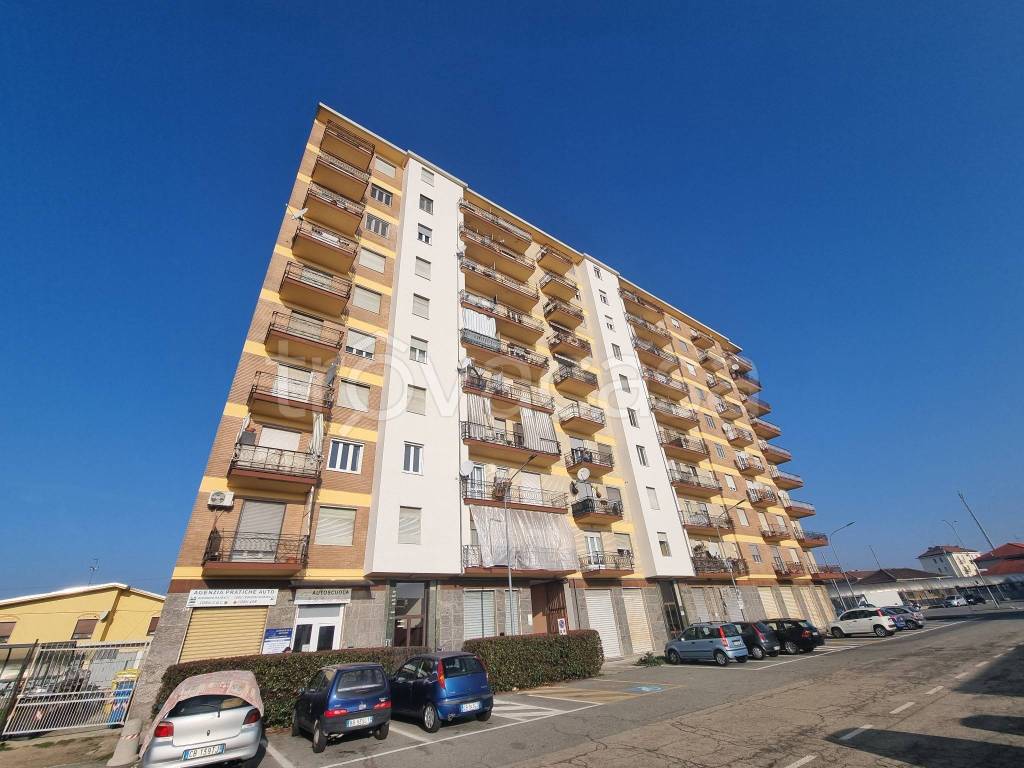 Appartamento in vendita a Livorno Ferraris corso Leone Giordano, 12