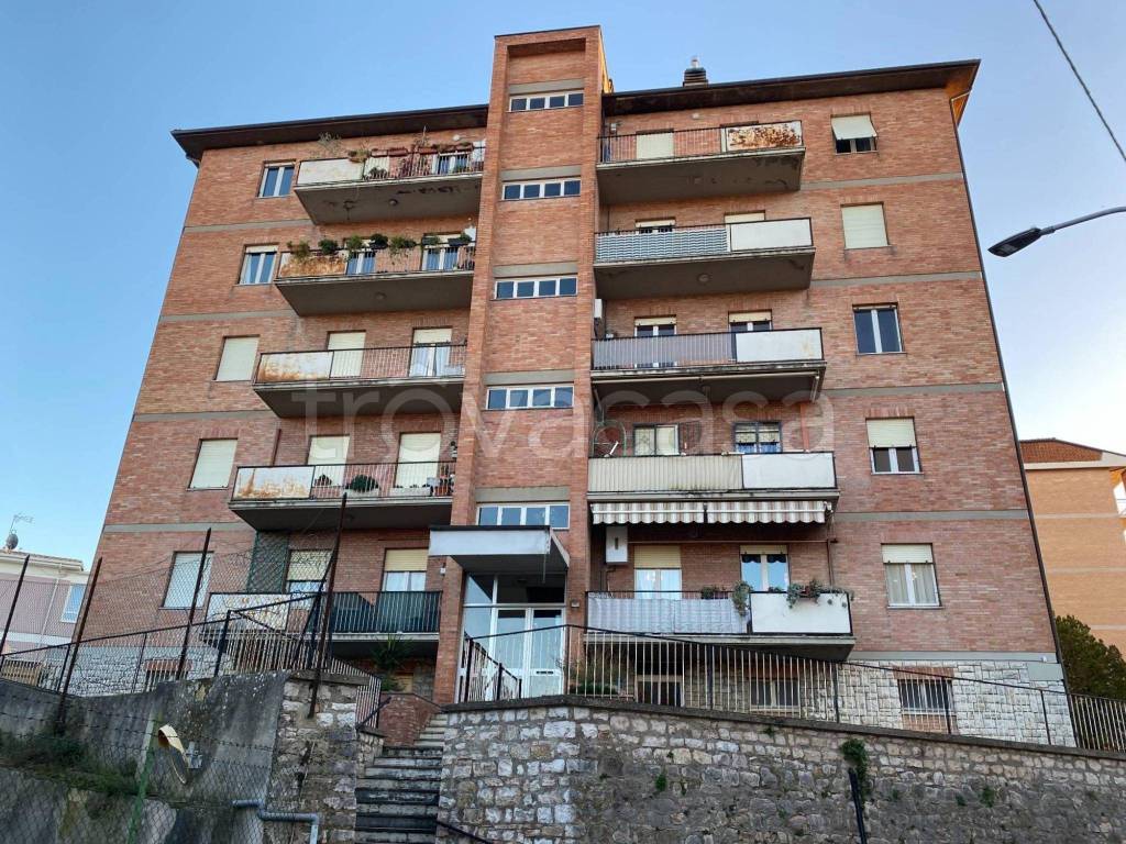 Appartamento in vendita a Perugia via Jacopone da Todi, 26