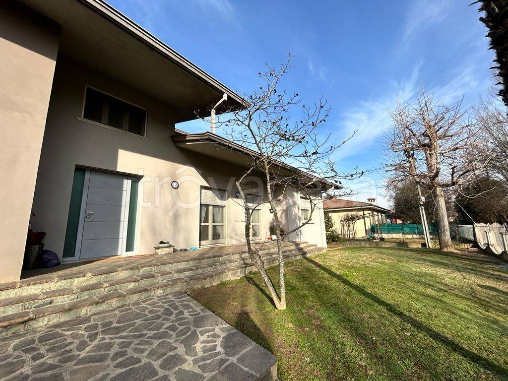 Villa in vendita a Verolanuova via Circonvallazione, 10