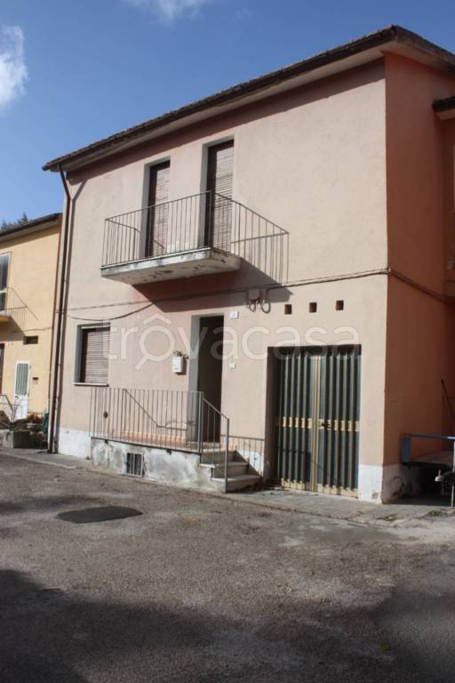 Villa a Schiera in in vendita da privato a Montecalvo Irpino via Giovanni Boccaccio, 21