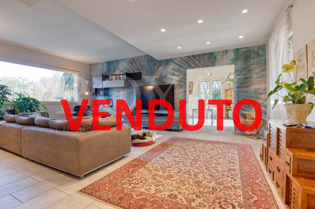 Villa in vendita a Usmate Velate via Silvio Monfrini, 37