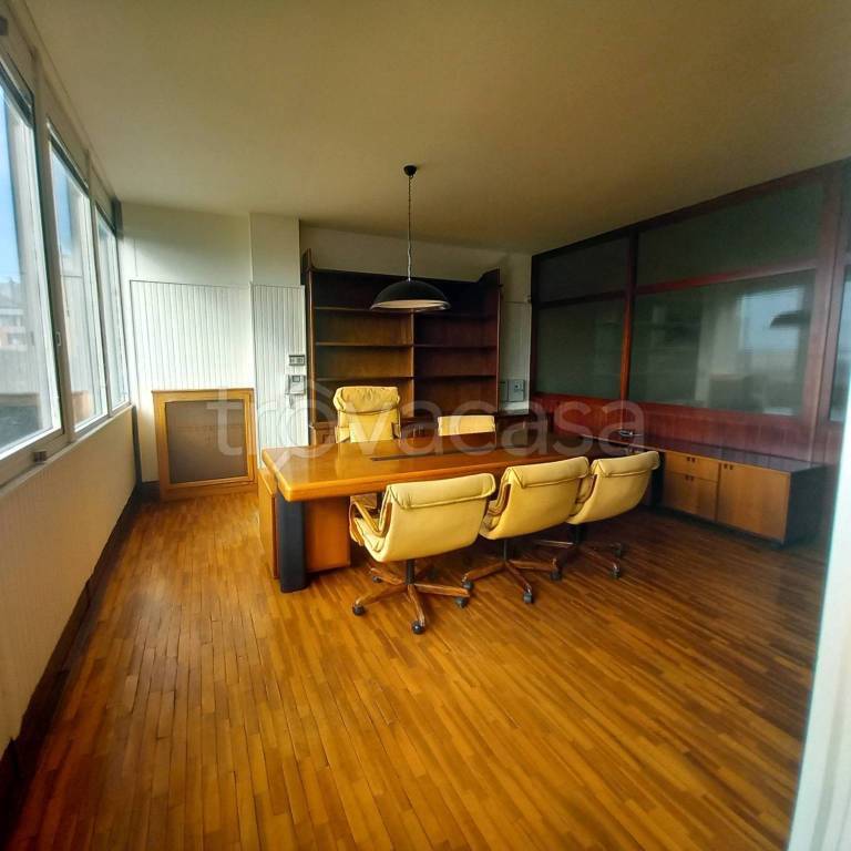 Ufficio in affitto a Brescia via Aldo Moro, 16