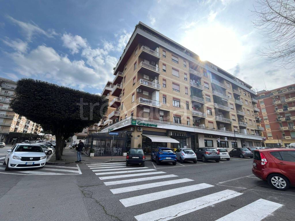 Appartamento in vendita ad Aprilia piazza Don Luigi Sturzo