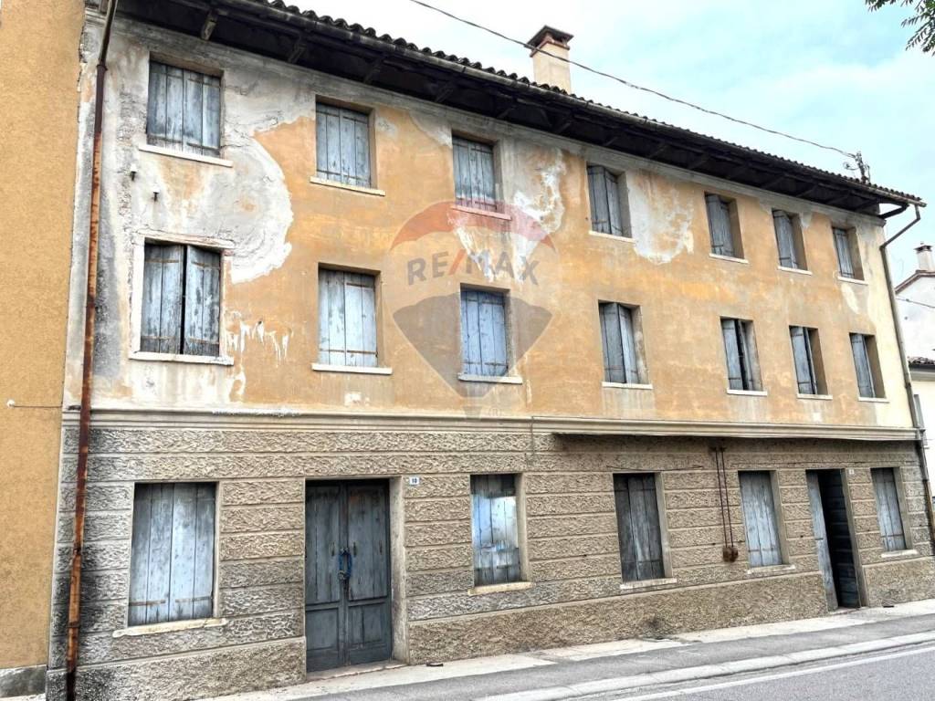 Appartamento in vendita a Cavaso del Tomba via Roma, 10