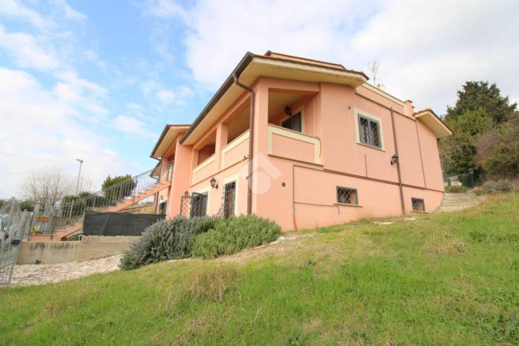 Villa a Schiera in vendita a Montopoli di Sabina via Case Nuove Granari