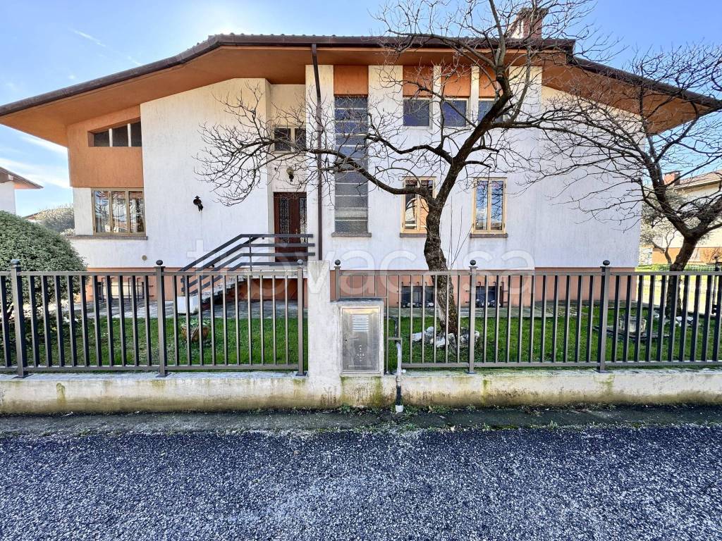 Villa in vendita a San Daniele del Friuli via Francesco Narducci, 16