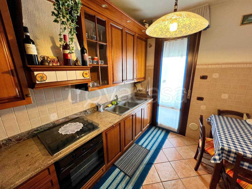 Appartamento in vendita a Mediglia via Giovanni Verga, 20