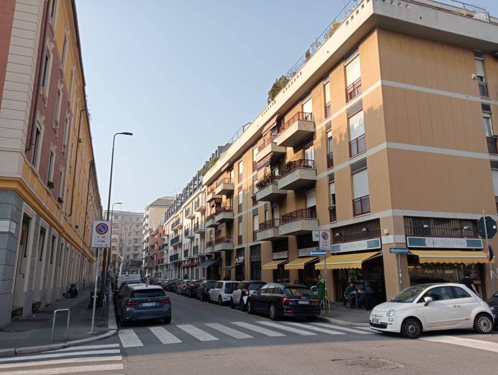 Appartamento in vendita a Milano via Antonio Fogazzaro
