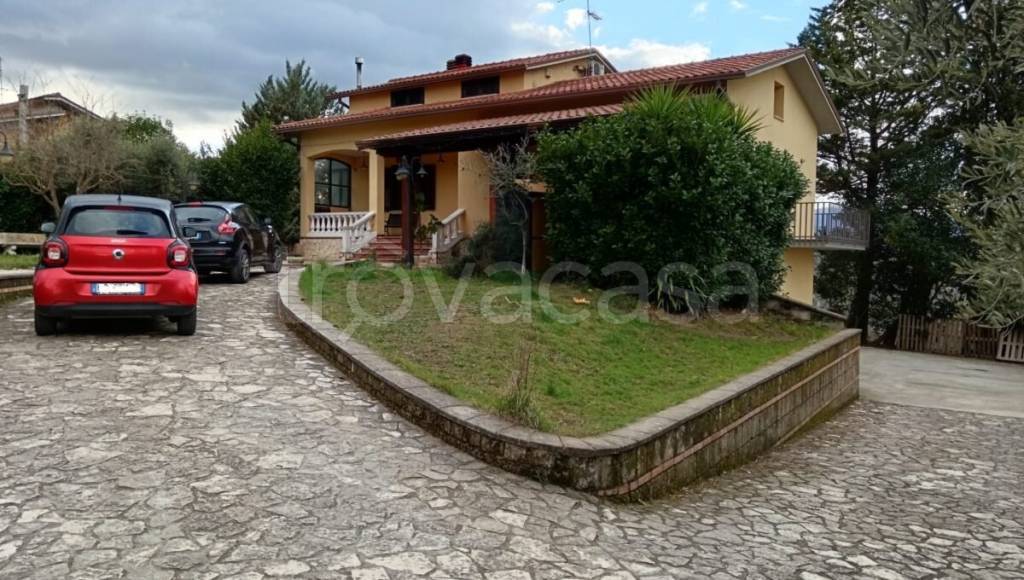 Villa in vendita a Benevento contrada Torre Alfieri