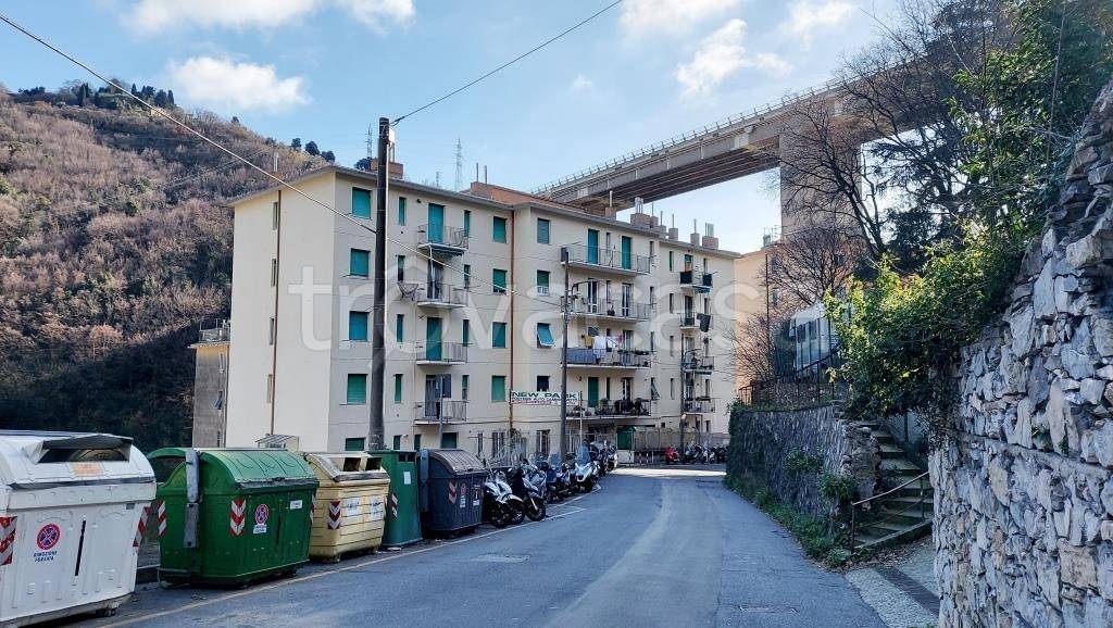Appartamento in vendita a Genova via Cadighiara