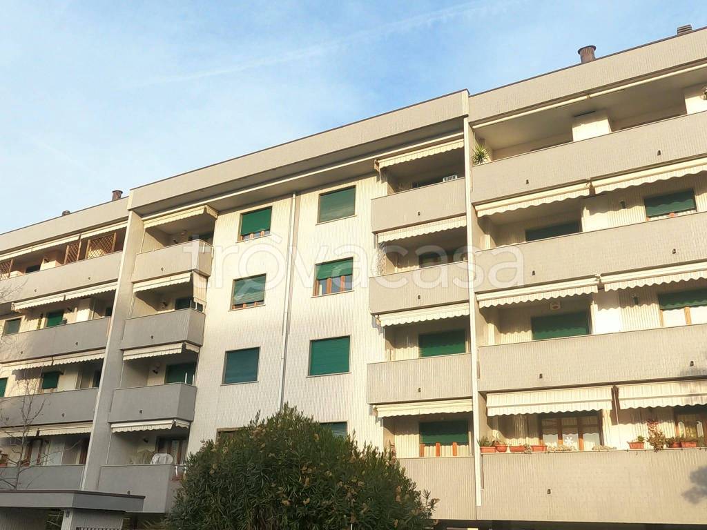 Appartamento in vendita a Cinisello Balsamo via Vittorio Alfieri, 2