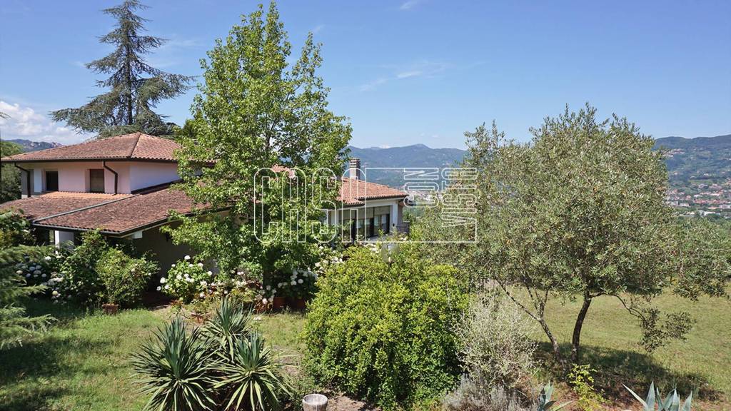 Villa in vendita a Vezzano Ligure via Montebuono
