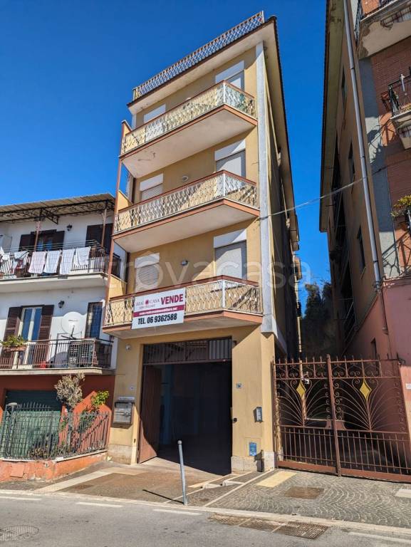 Appartamento in vendita a Lanuvio viale Antonio Gramsci, 184