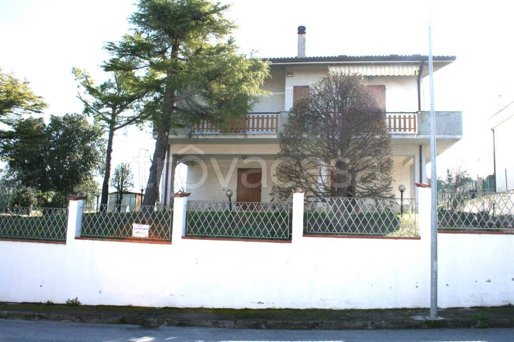 Villa in vendita a Camerata Picena via montanina
