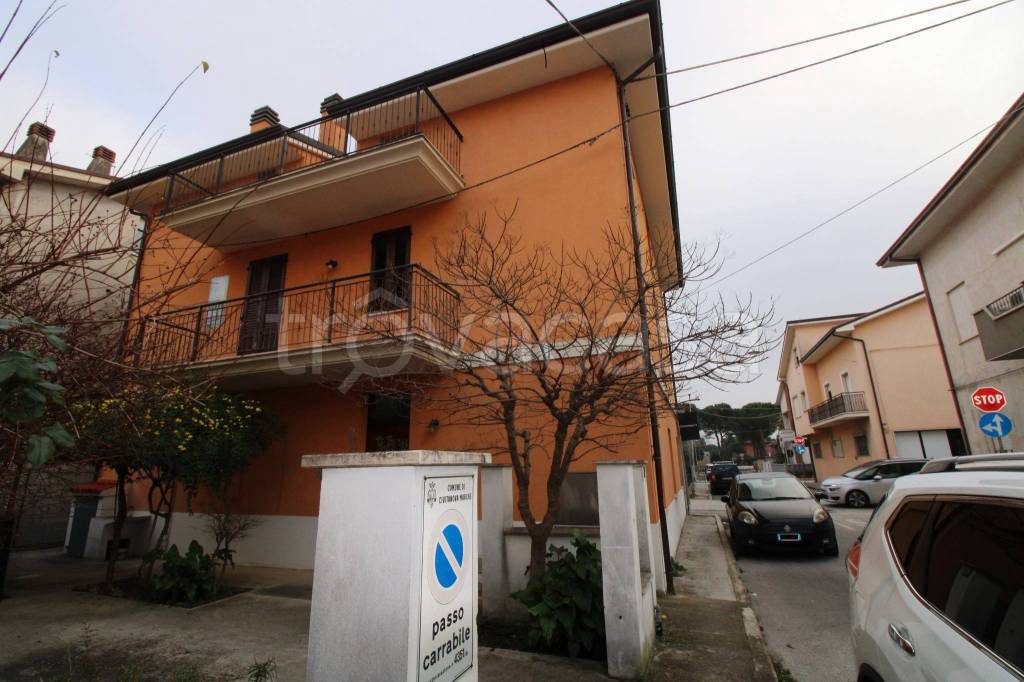 Casa Indipendente in vendita a Civitanova Marche via Bezzecca