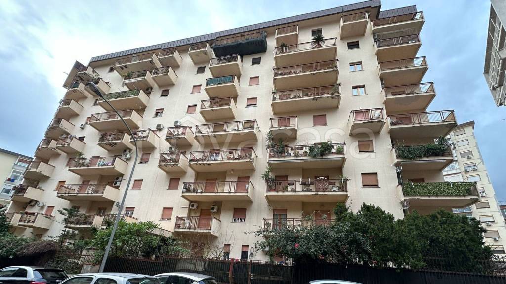 Appartamento in vendita a Palermo via Andrea Cesalpino, 45