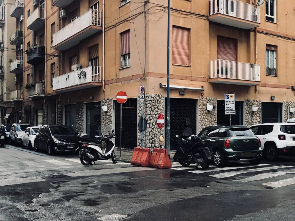 Negozio in vendita a Palermo via Generale Eugenio Di Maria, 77