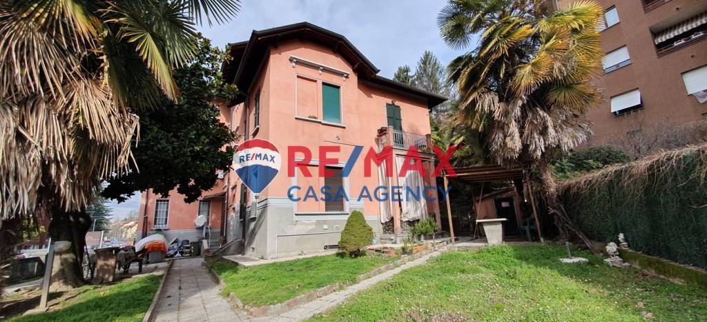 Appartamento in vendita a Varese via Francesco Crispi, 76
