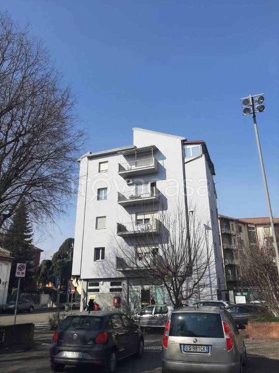 Appartamento in vendita ad Alessandria piazza Ceriana