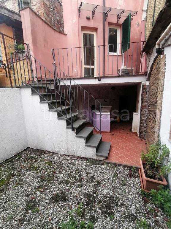 Appartamento in affitto a Lucca via Pelleria,