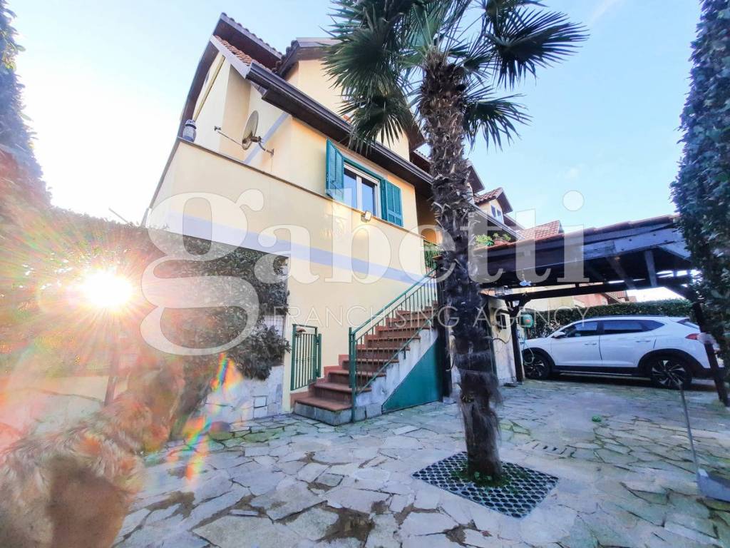 Villa Bifamiliare in vendita a Giugliano in Campania via ripuaria, 445